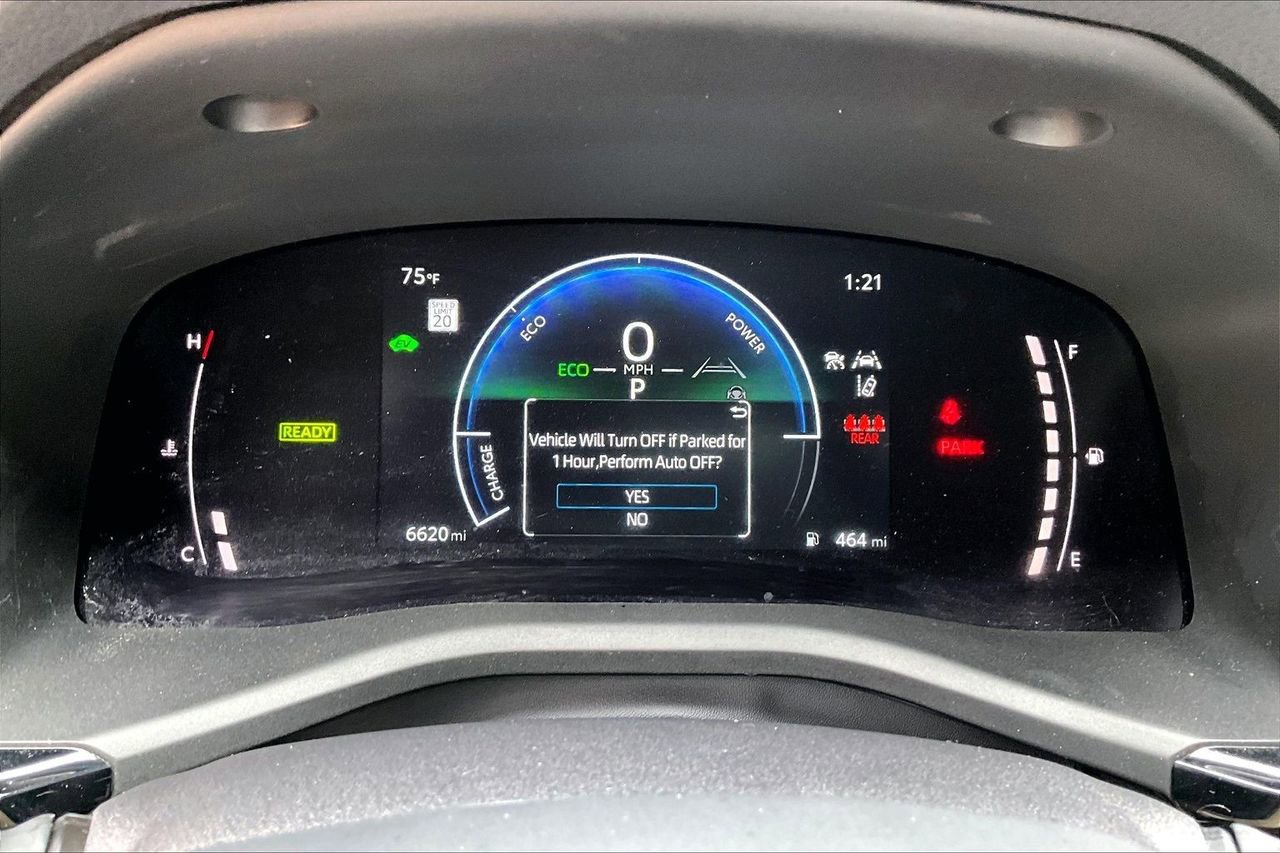 Used 2025 Toyota Camry SE FWD image 12
