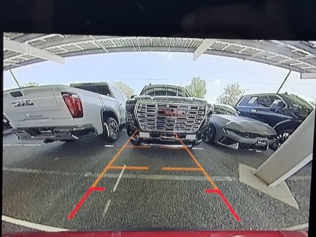 Used 2026 Chevrolet Equinox LT w/ Safety and Technology Package FWD image 11