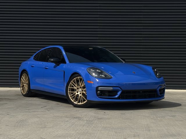 Used 2023 Porsche Panamera GTS image 9