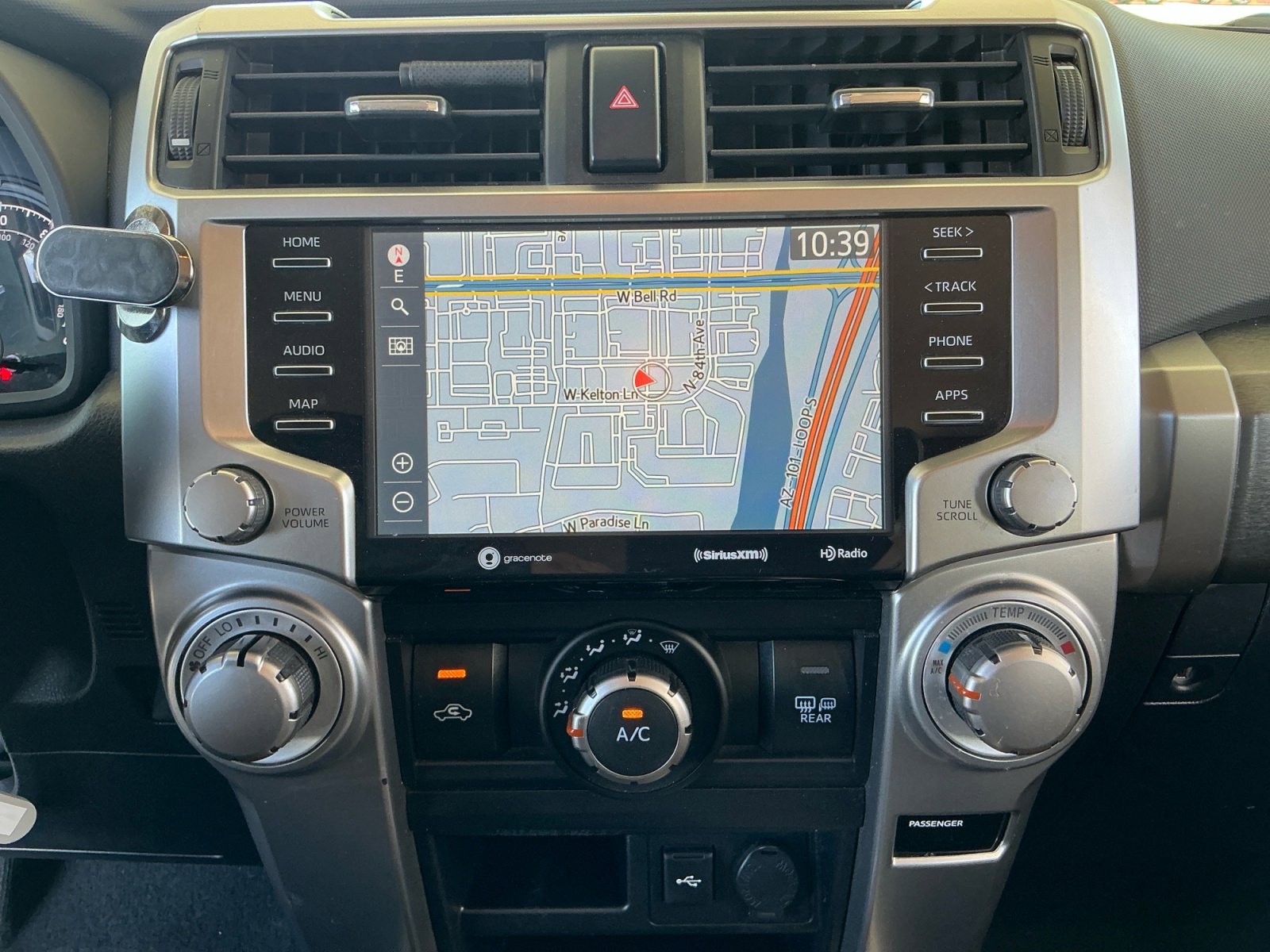 Used 2020 Toyota 4Runner SR5 AWD/4WD image 28