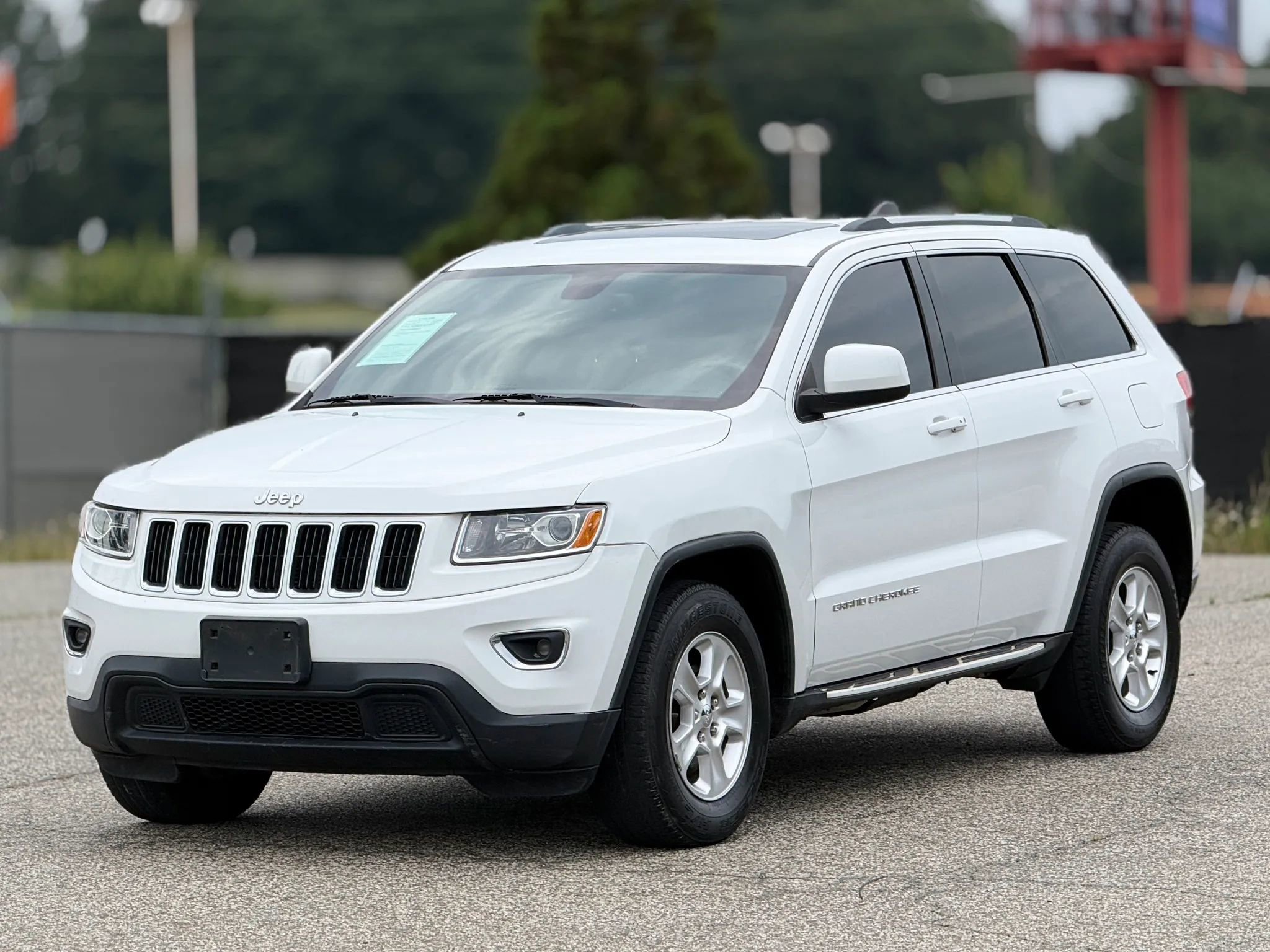 Used 2014 Jeep Grand Cherokee Laredo w/ Security & Convenience Group AWD/4WD image 6