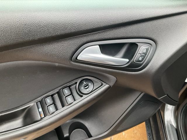 Used 2018 Ford Focus SE image 5