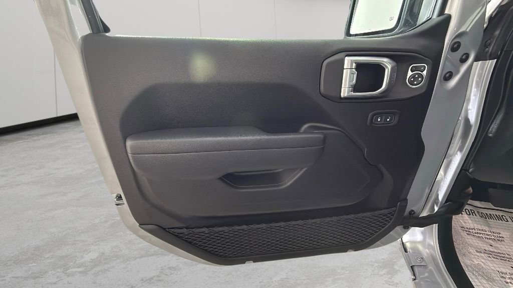 Used 2024 Jeep Wrangler Sport S image 29