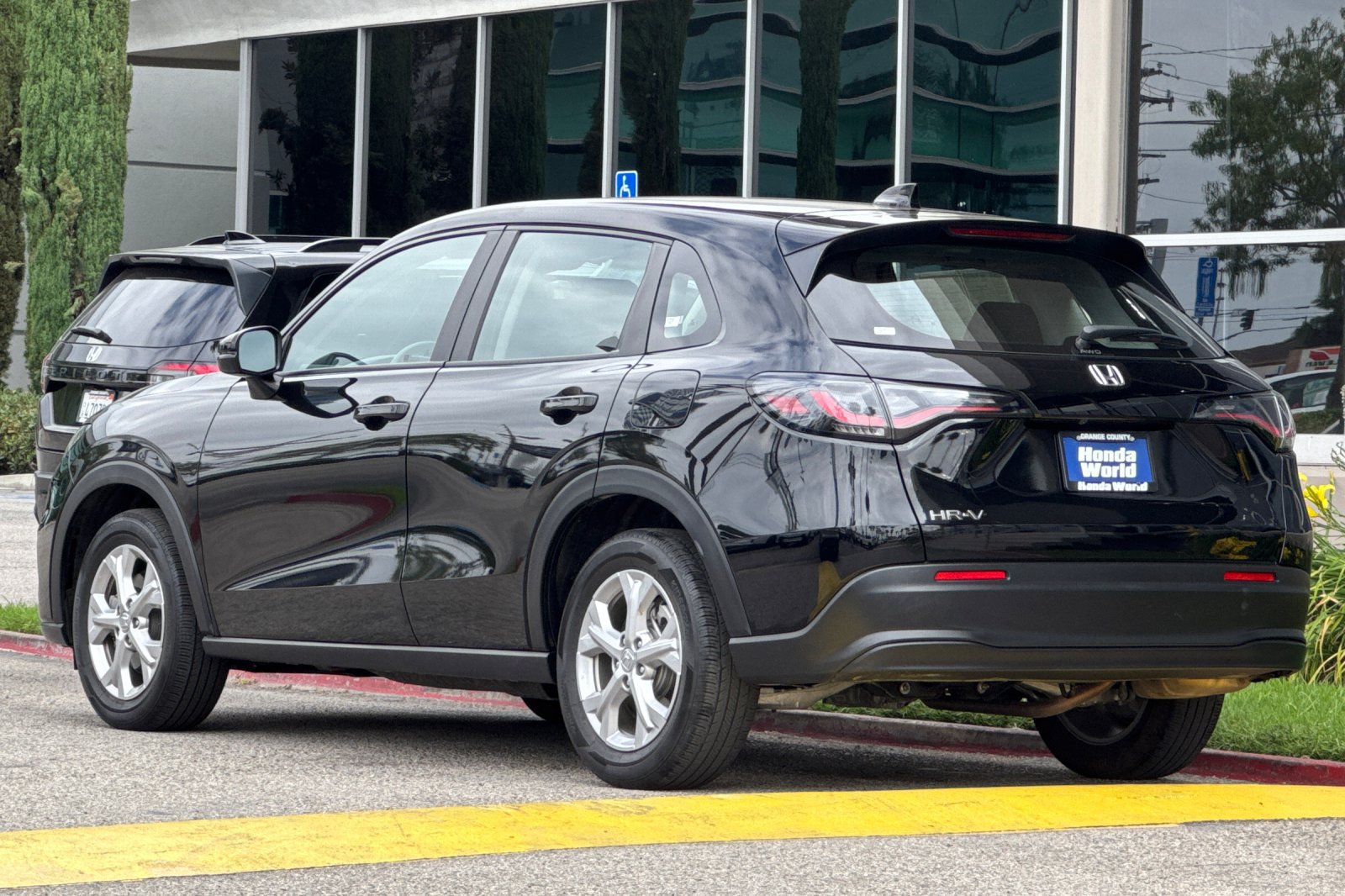 Certified 2025 Honda HR-V LX image 6