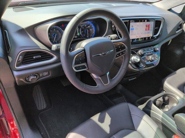 Used 2026 Chrysler Voyager LX FWD image 10