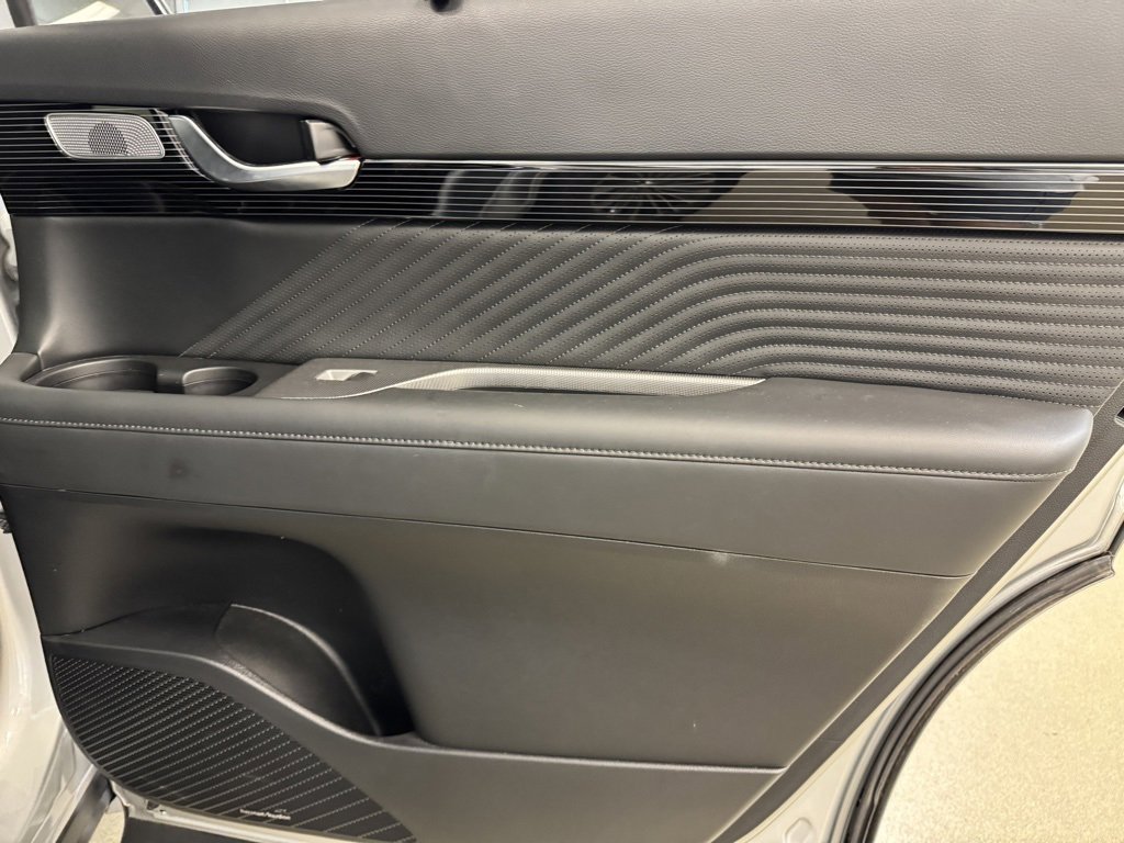 Used 2023 Hyundai Palisade Calligraphy image 28