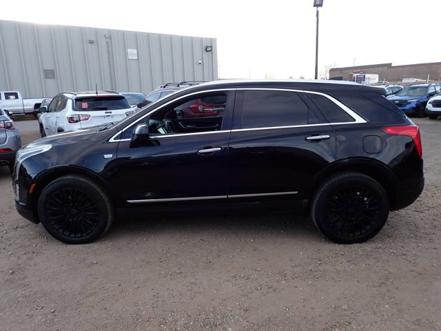 Used 2017 Cadillac XT5 Platinum w/ Driver Assist Package AWD/4WD image 2