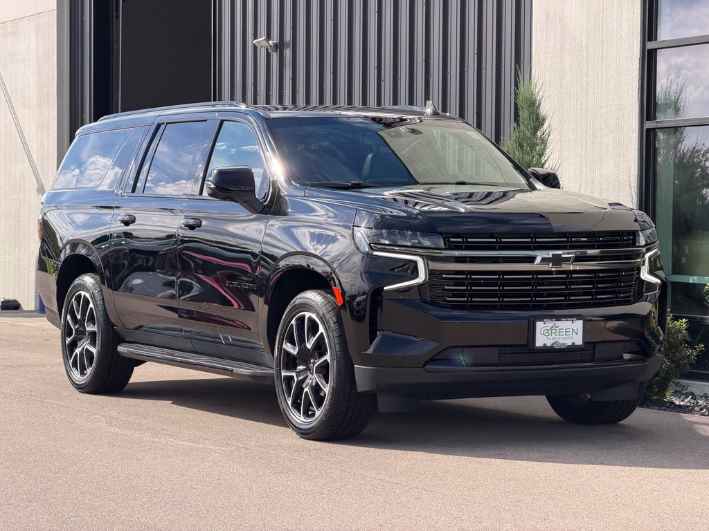 Used 2022 Chevrolet Suburban RST w/ Luxury Package AWD/4WD image 4