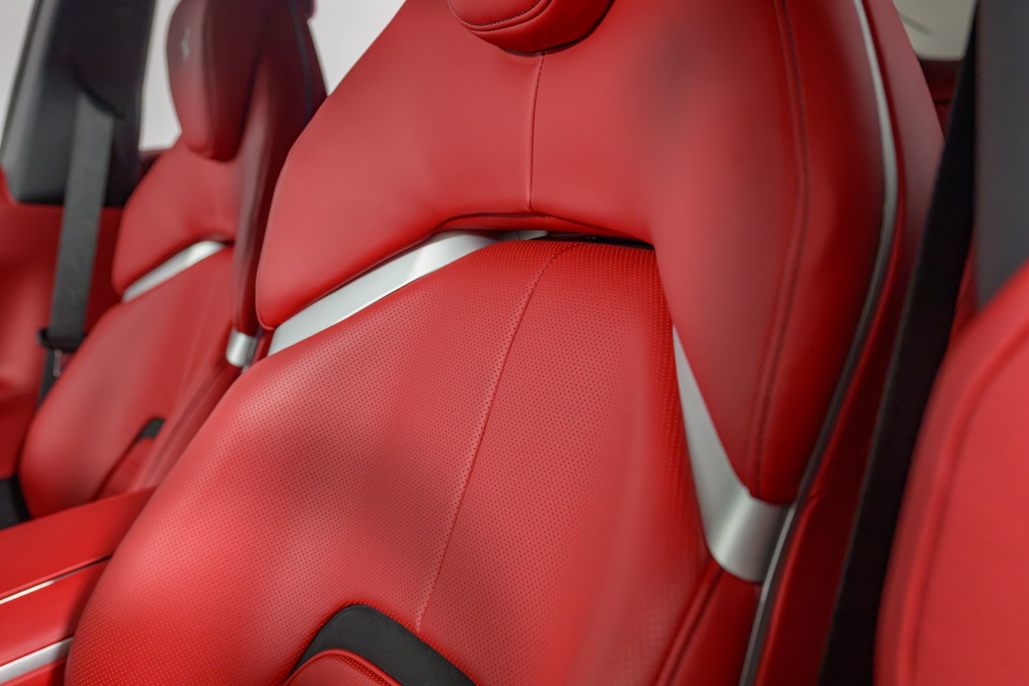 Certified 2025 Ferrari Purosangue AWD/4WD image 41