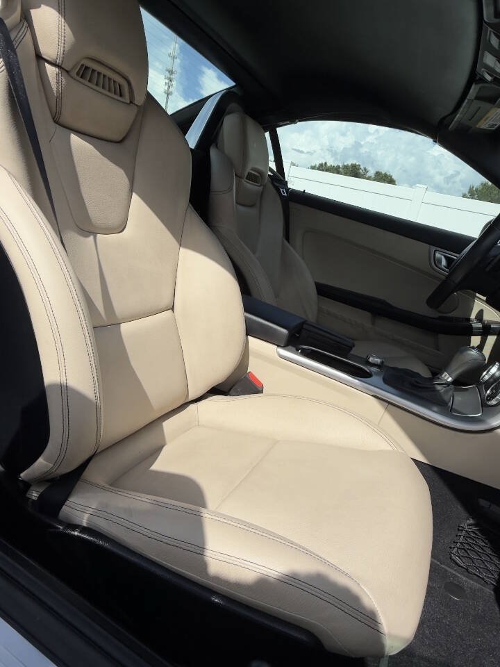 Used 2013 Mercedes-Benz SLK 250 image 12