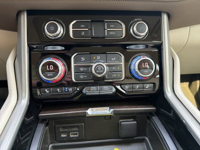 Used 2021 GMC Yukon XL Denali w/ Denali Premium Package image 38