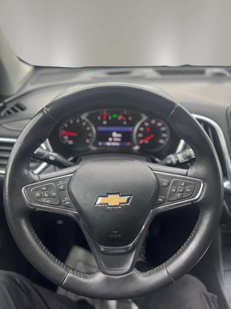 Used 2021 Chevrolet Equinox Premier AWD/4WD image 9