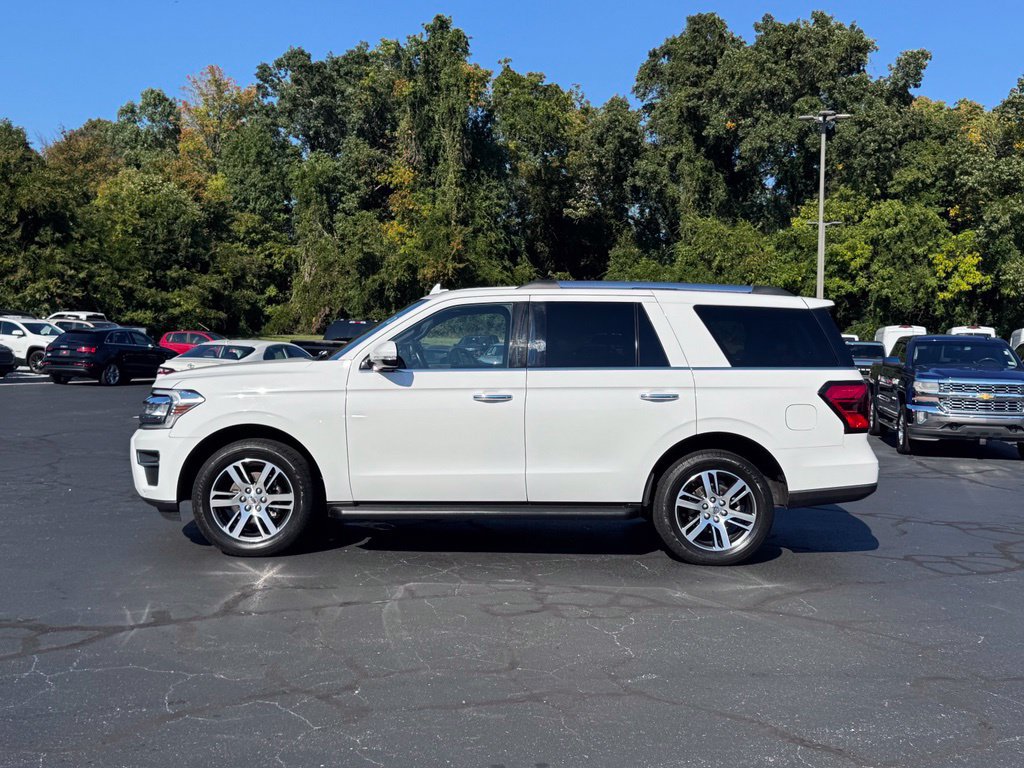 Used 2024 Ford Expedition Limited RWD image 3