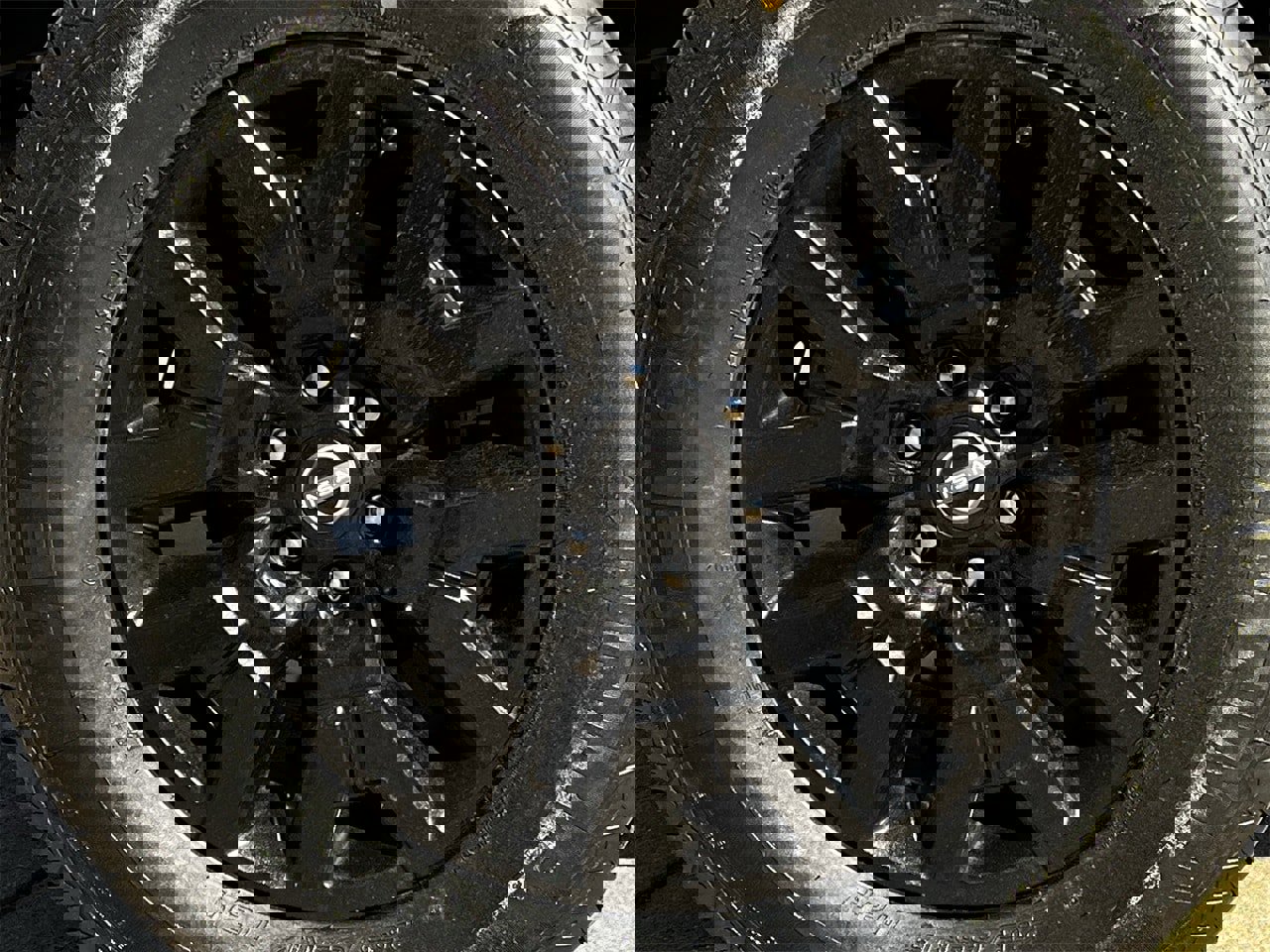 Used 2023 Nissan Frontier SV image 28