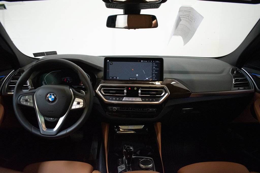 Certified 2025 BMW X4 xDrive30i w/ Premium Package AWD/4WD image 11