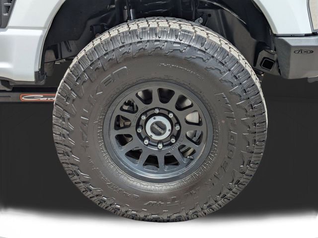Used 2025 Ford F250 Lariat w/ Black Appearance Package AWD/4WD image 12
