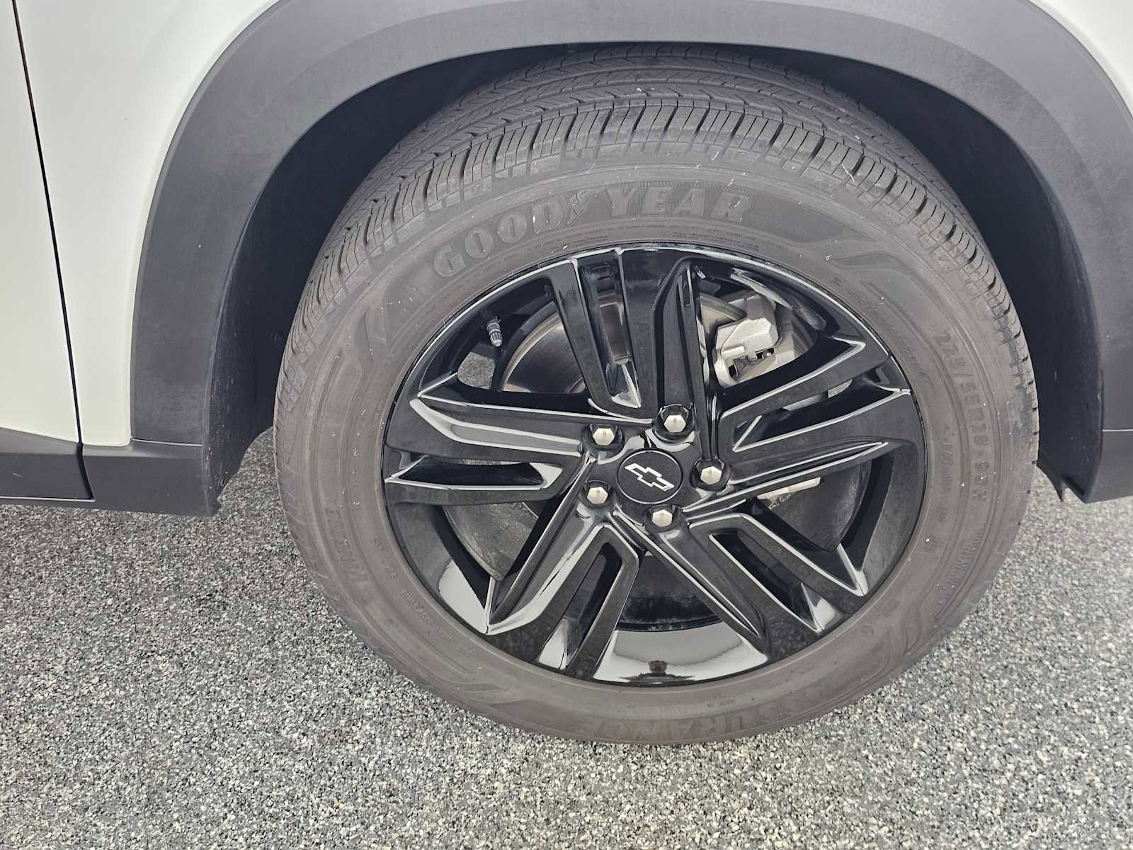 Used 2024 Chevrolet Trax ACTIV w/ Sunroof Package FWD image 9