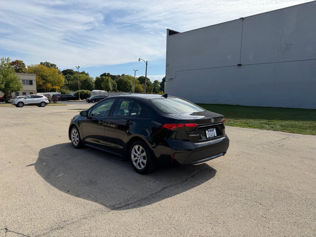 Used 2020 Toyota Corolla LE w/ Phone Cable & Charge Package image 5