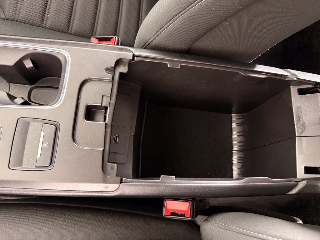 Used 2018 Ford Fusion SE w/ Fusion SE Technology Package FWD image 27