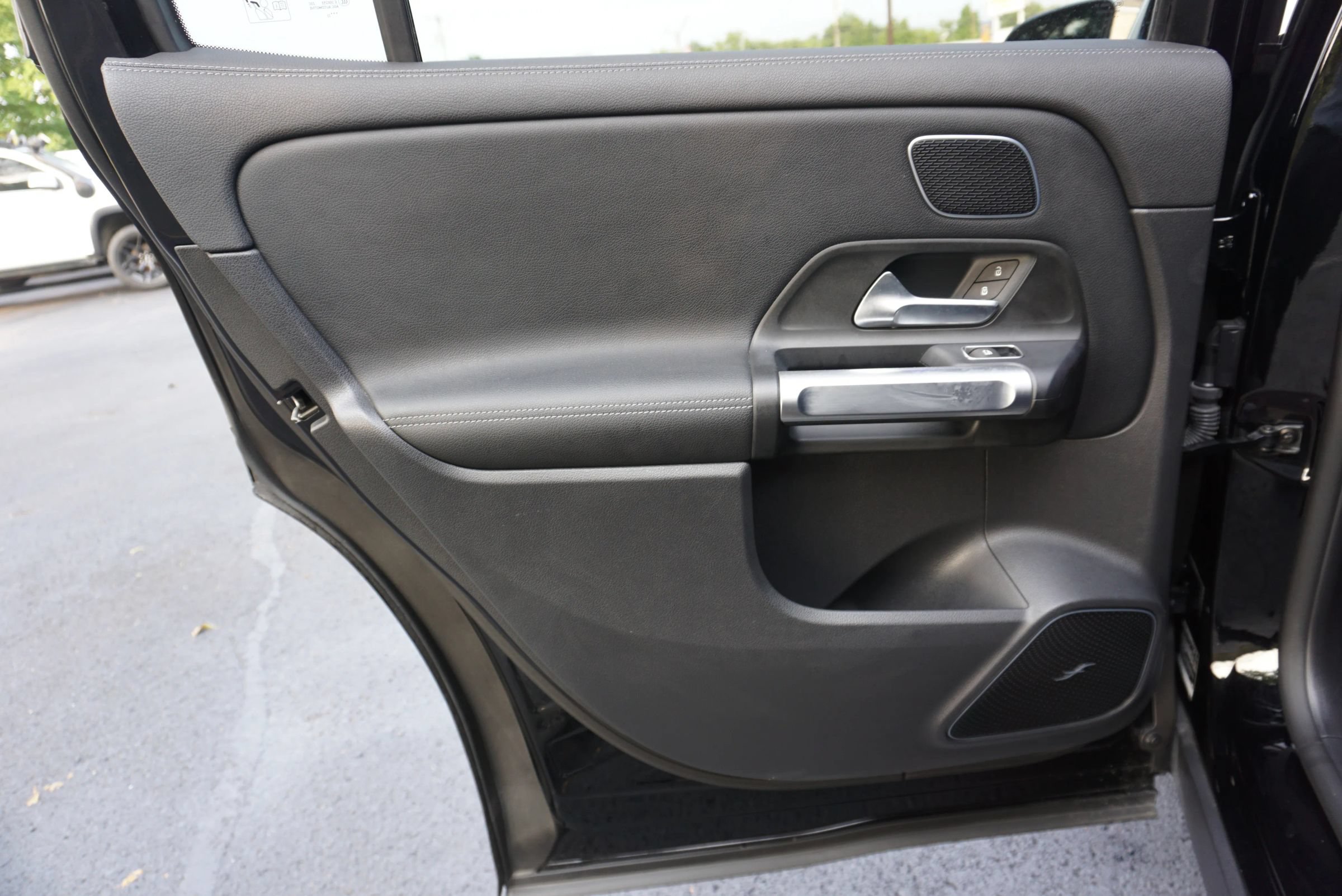 Used 2022 Mercedes-Benz EQB 350 4MATIC w/ Pinnacle Package image 24