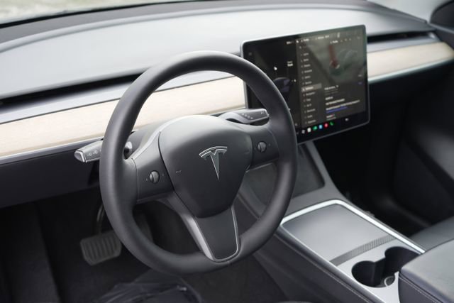 Used 2023 Tesla Model Y Long Range AWD/4WD image 17