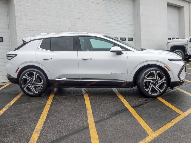 New 2026 Chevrolet Equinox EV LT image 5