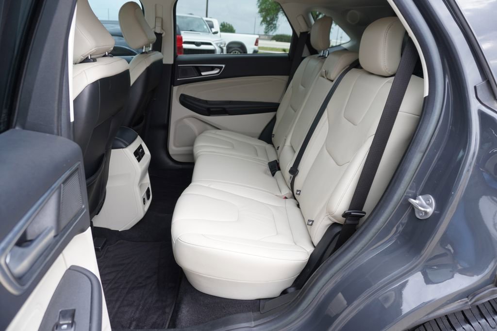 Used 2021 Ford Edge Titanium image 20
