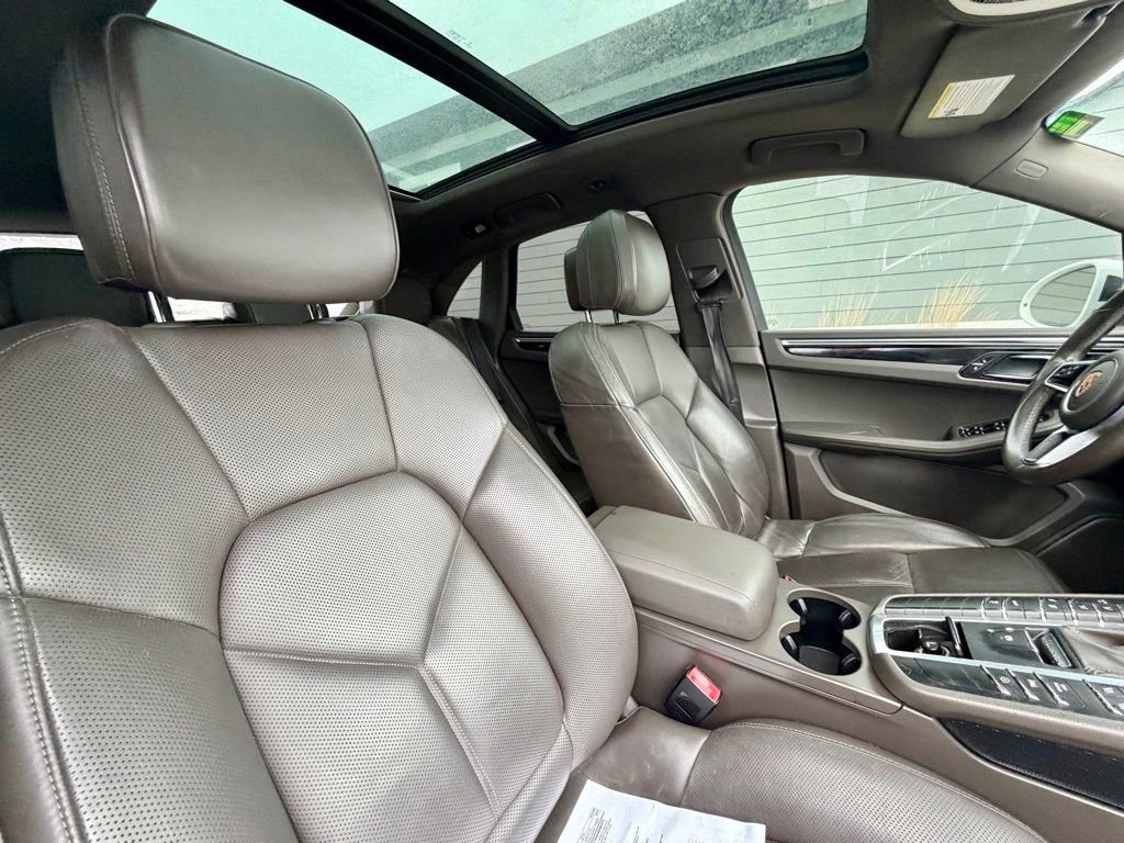 Used 2018 Porsche Macan image 18