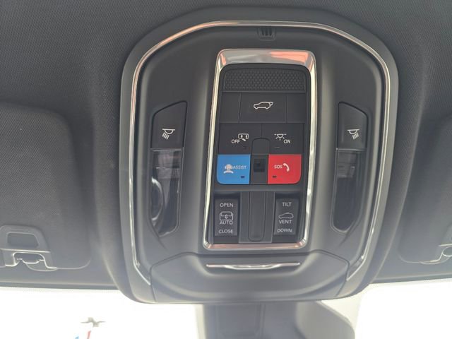 Used 2025 Jeep Grand Cherokee L Laredo w/ Luxury Tech Group I image 27