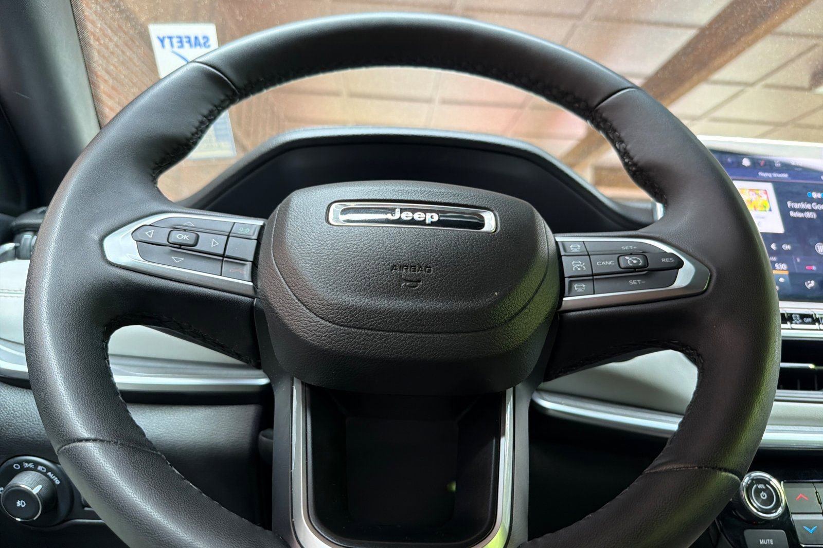 Used 2025 Jeep Compass Limited AWD/4WD image 31