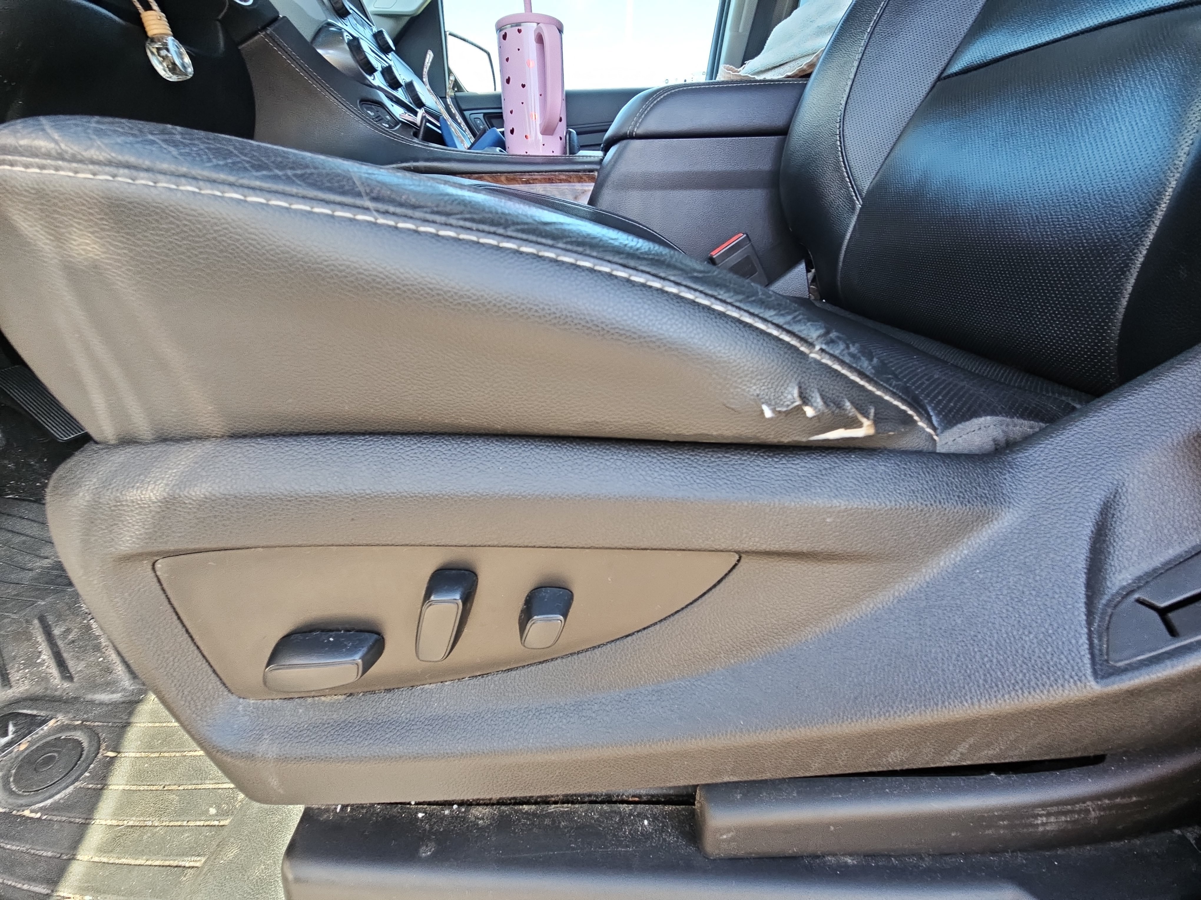 Used 2019 Chevrolet Suburban Premier AWD/4WD image 18