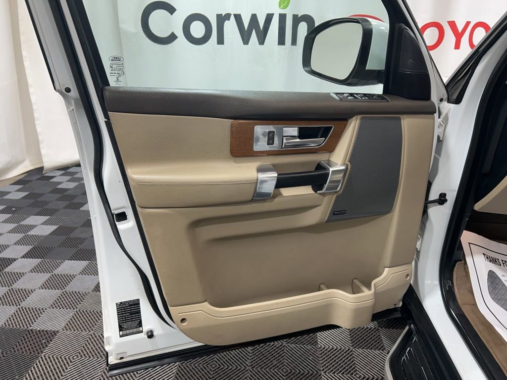 Used 2016 Land Rover LR4 HSE image 21