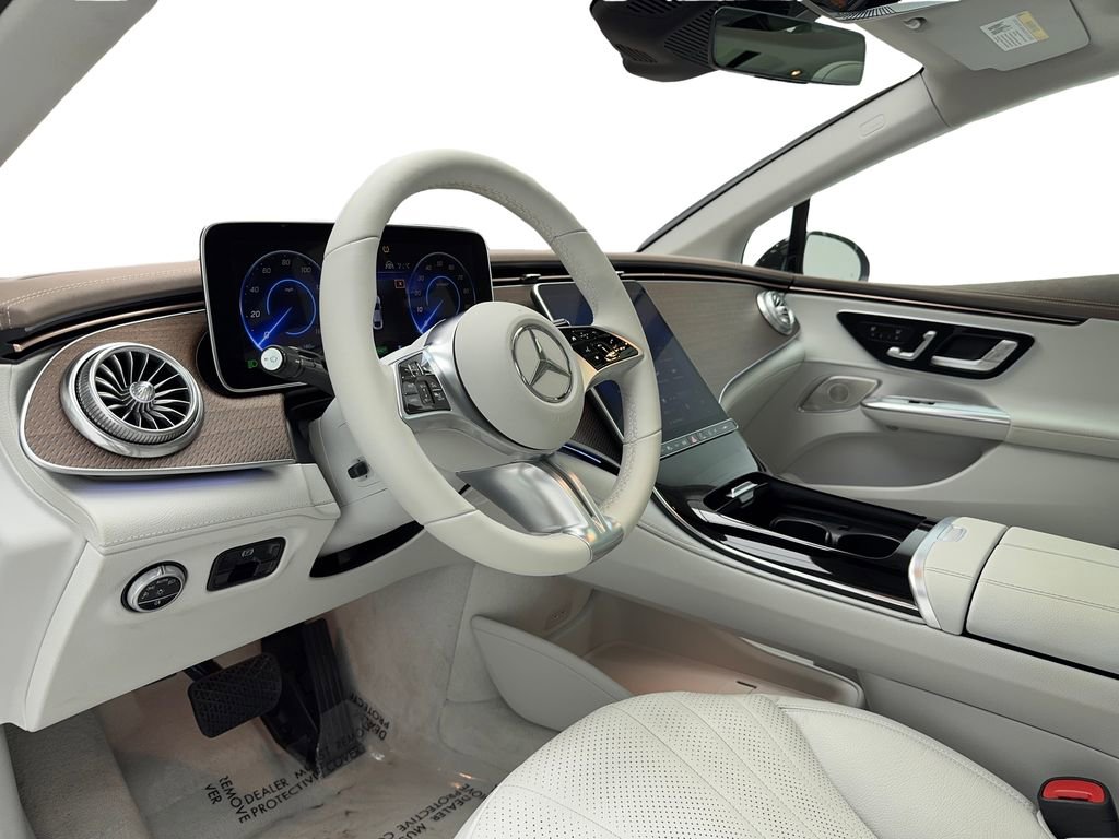 Used 2023 Mercedes-Benz EQE 500 4MATIC Sedan image 16