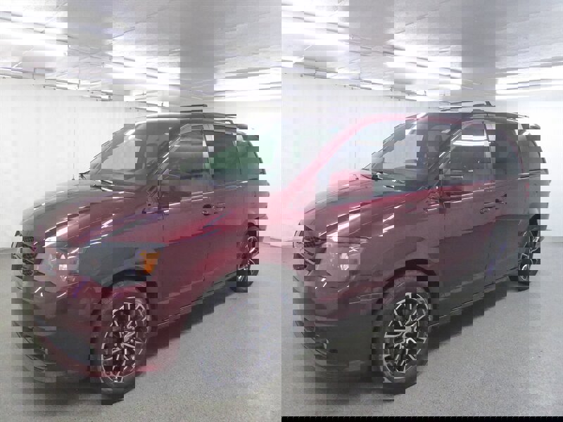 Used 2019 Dodge Grand Caravan GT image 3