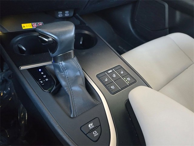 Used 2023 Lexus UX 250h F Sport image 13