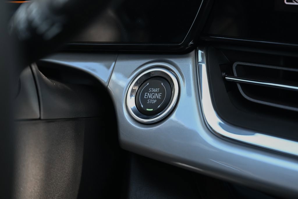 New 2026 Chevrolet Trax LT w/ LPO, Blackout Package FWD image 22