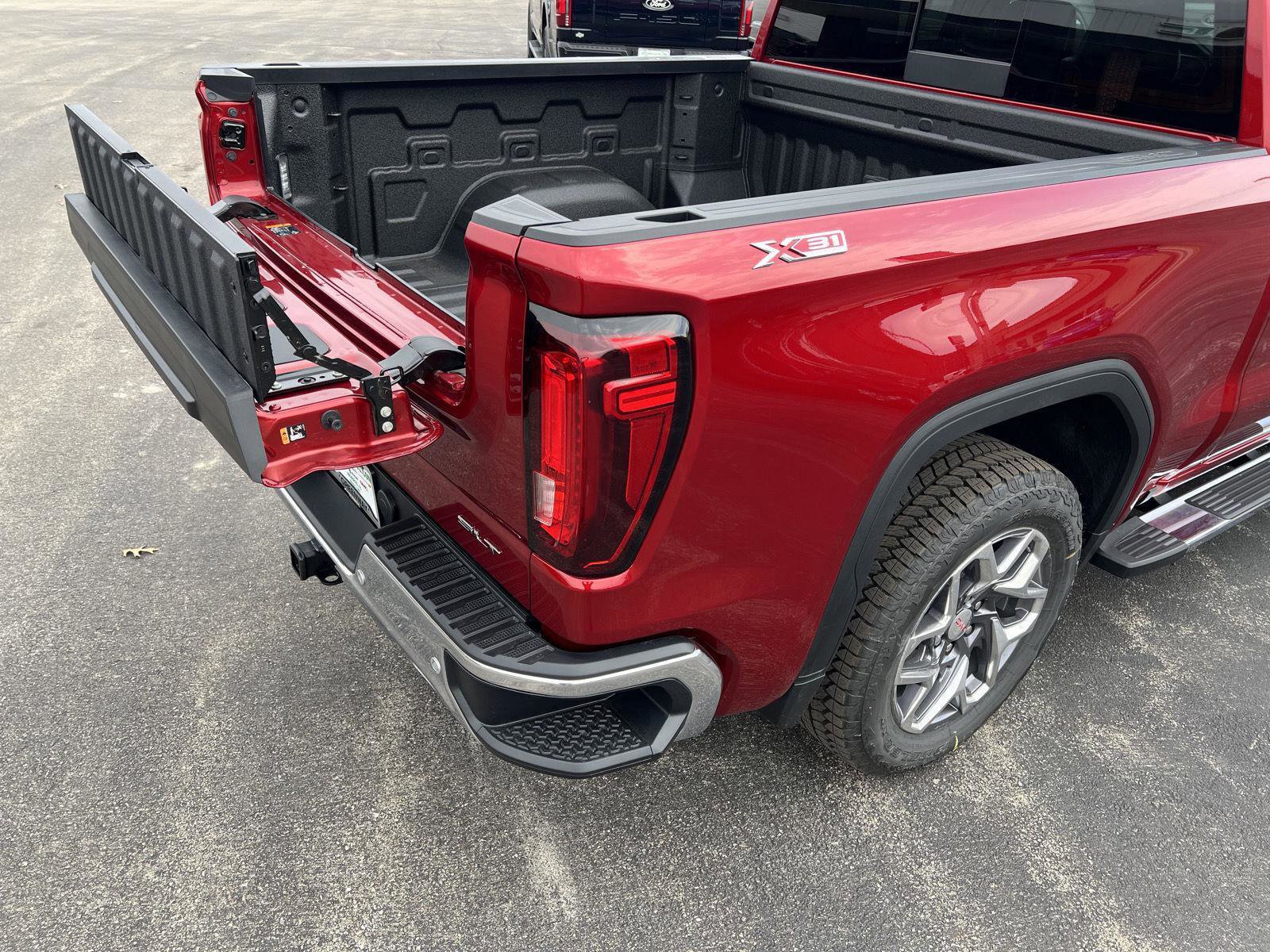 New 2026 GMC Sierra 1500 SLT image 50