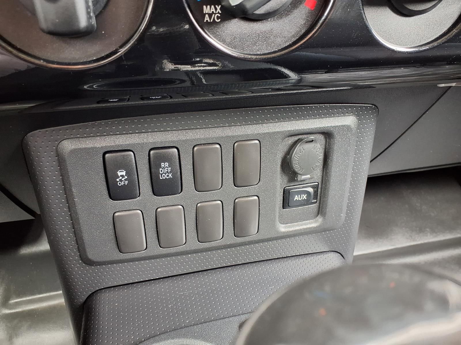 Used 2010 Toyota FJ Cruiser 2WD image 11