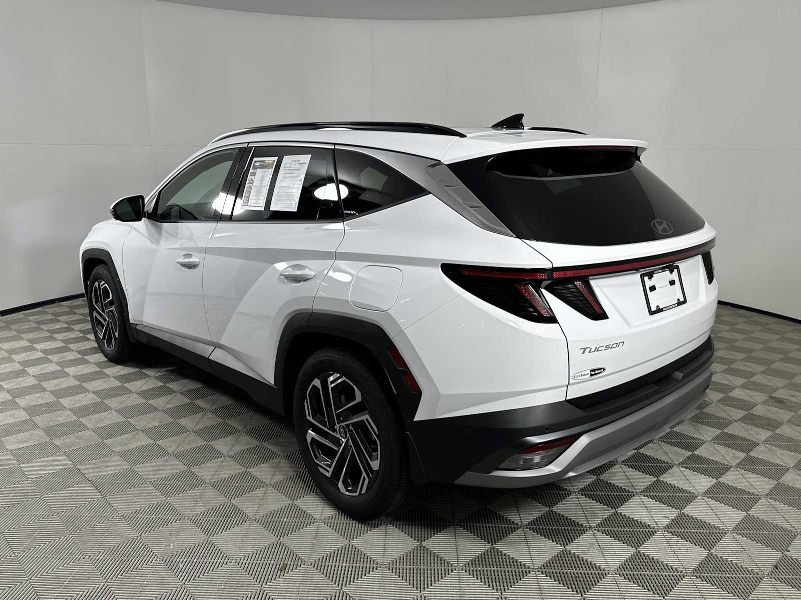 Certified 2025 Hyundai Tucson Limited image 6