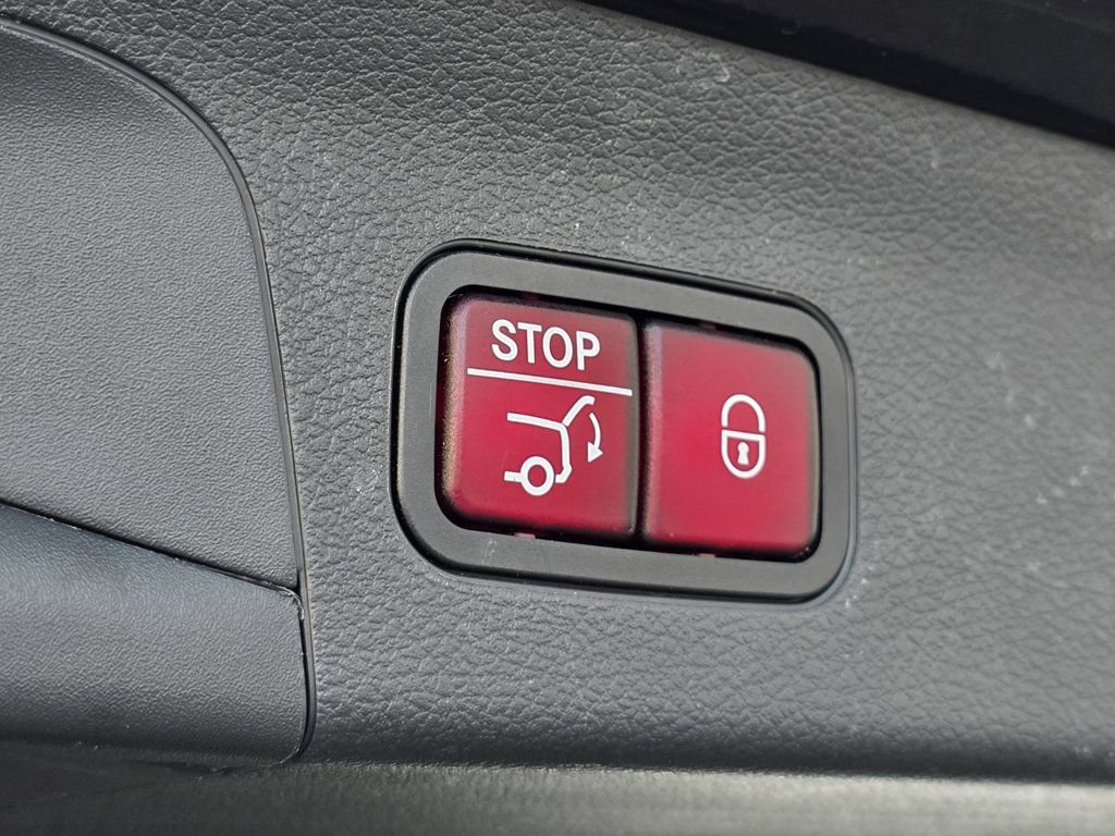 Used 2021 Mercedes-Benz GLS 450 4MATIC image 14