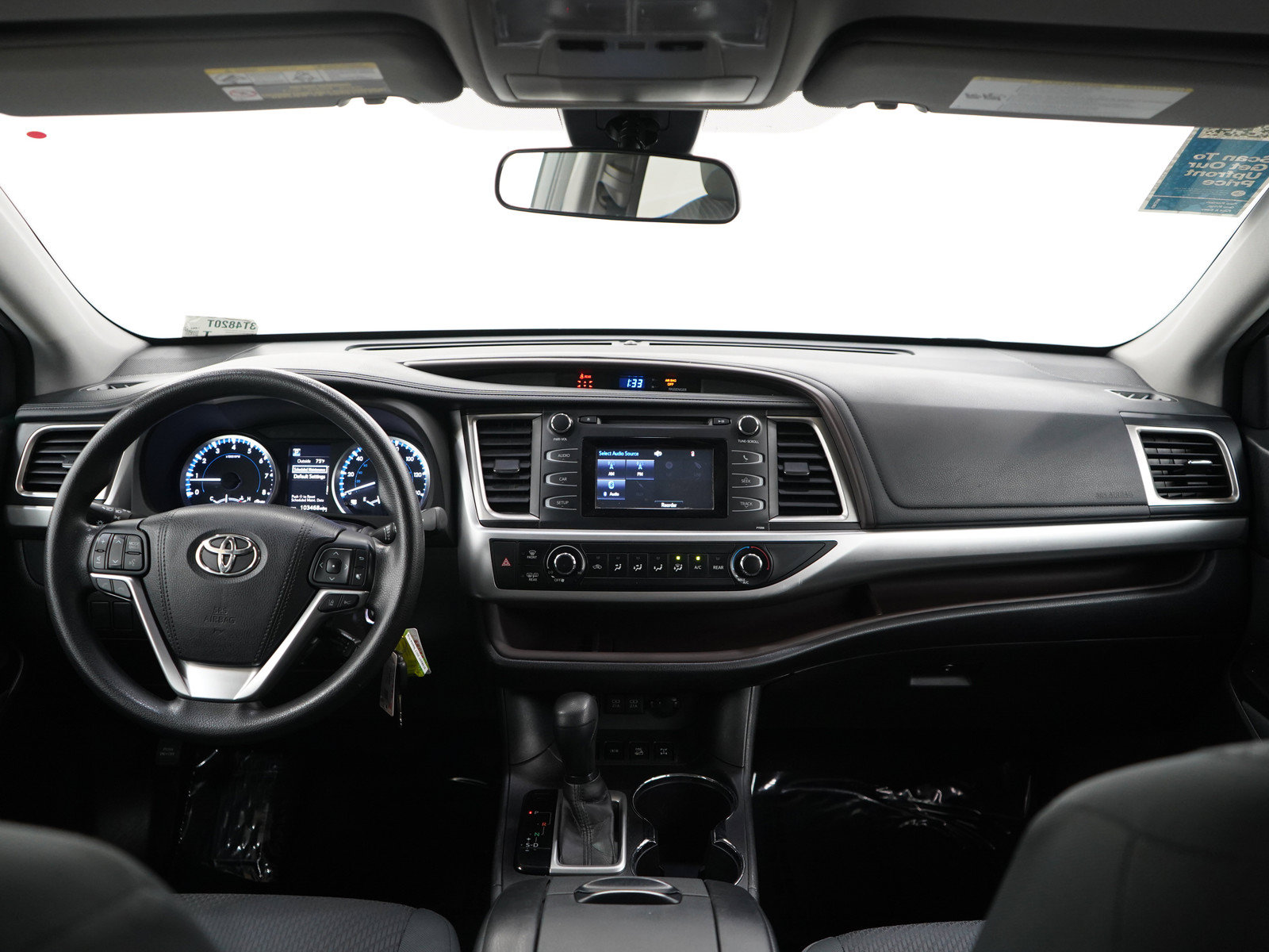 Used 2017 Toyota Highlander LE AWD/4WD image 14