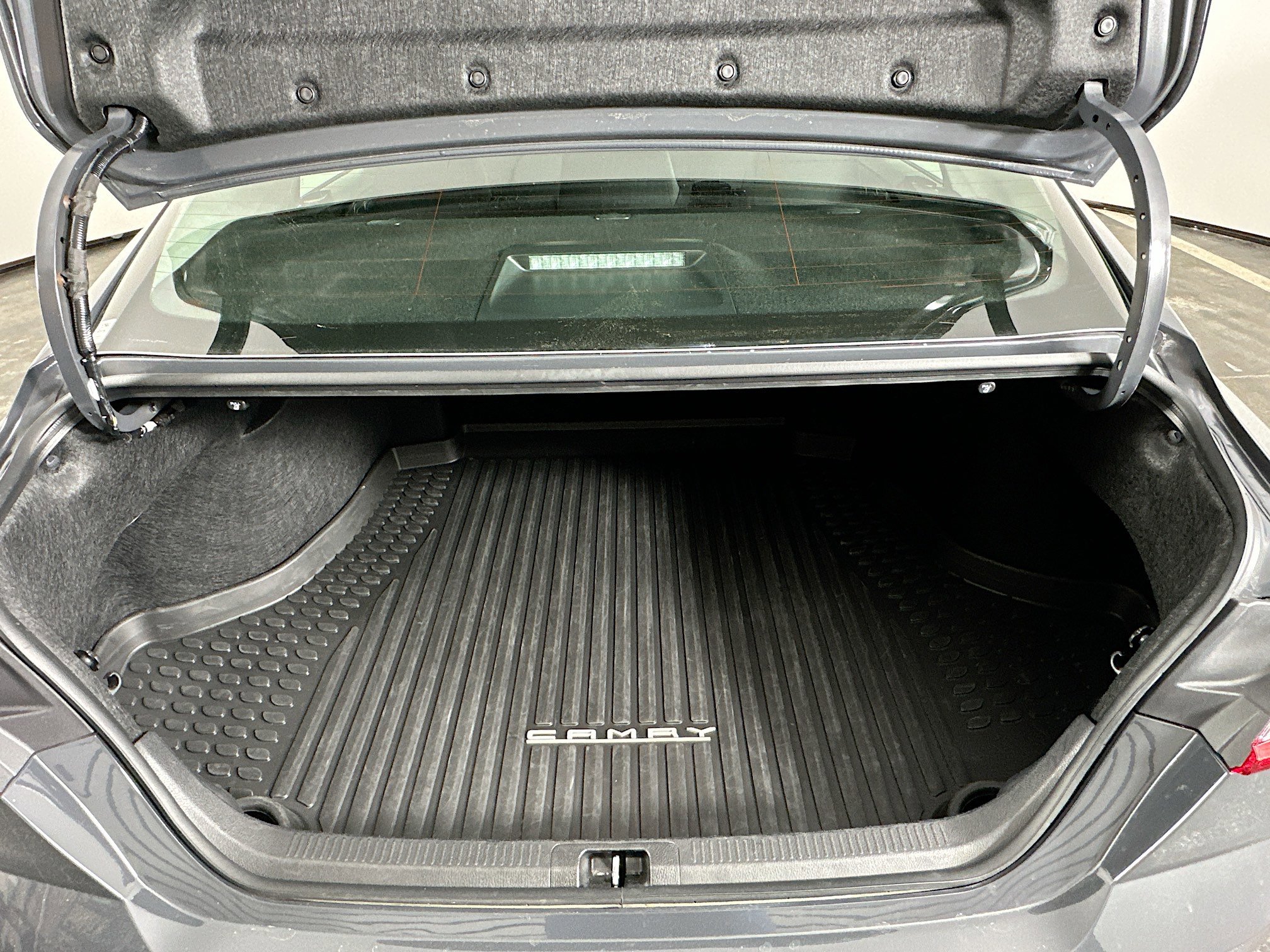 Used 2025 Toyota Camry LE image 29