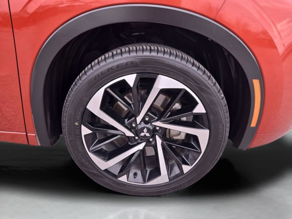 Used 2023 Mitsubishi Outlander SEL image 32