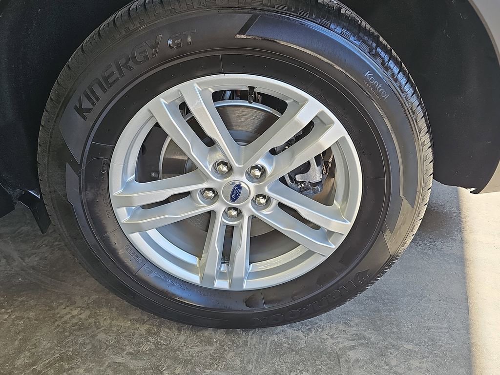 Used 2024 Ford Explorer XLT image 31