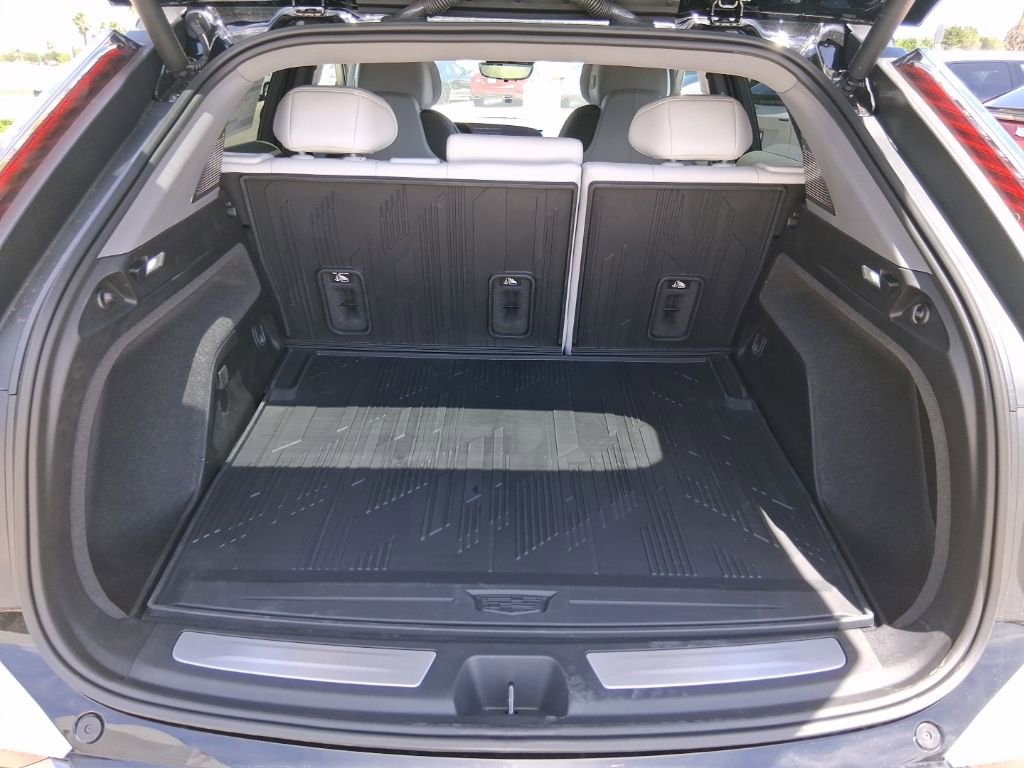 New 2026 Cadillac Optiq Sport 1 w/ LPO, ONYX Package RWD image 6