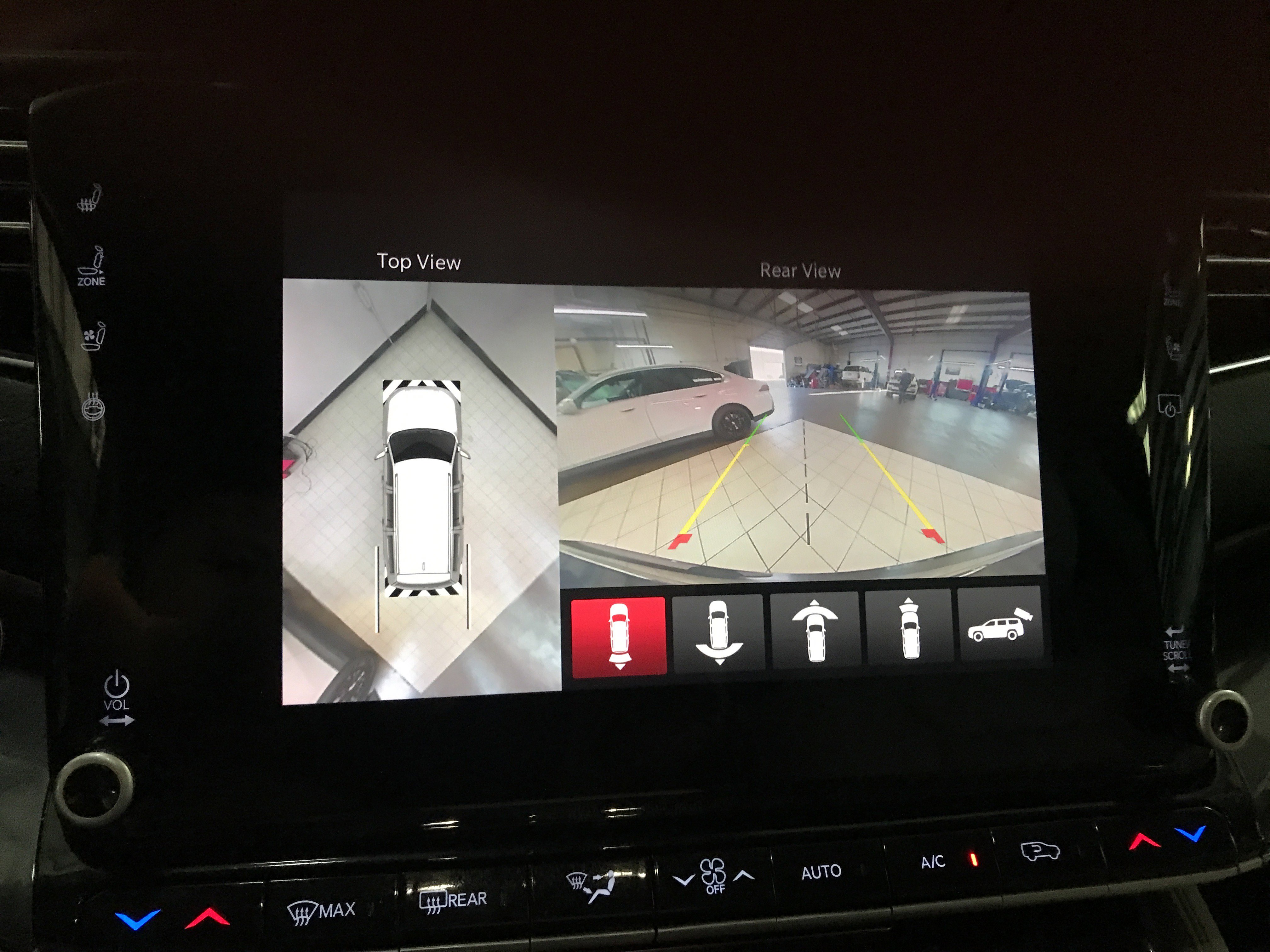 Used 2023 Jeep Wagoneer 2WD w/ Convenience Group I image 16