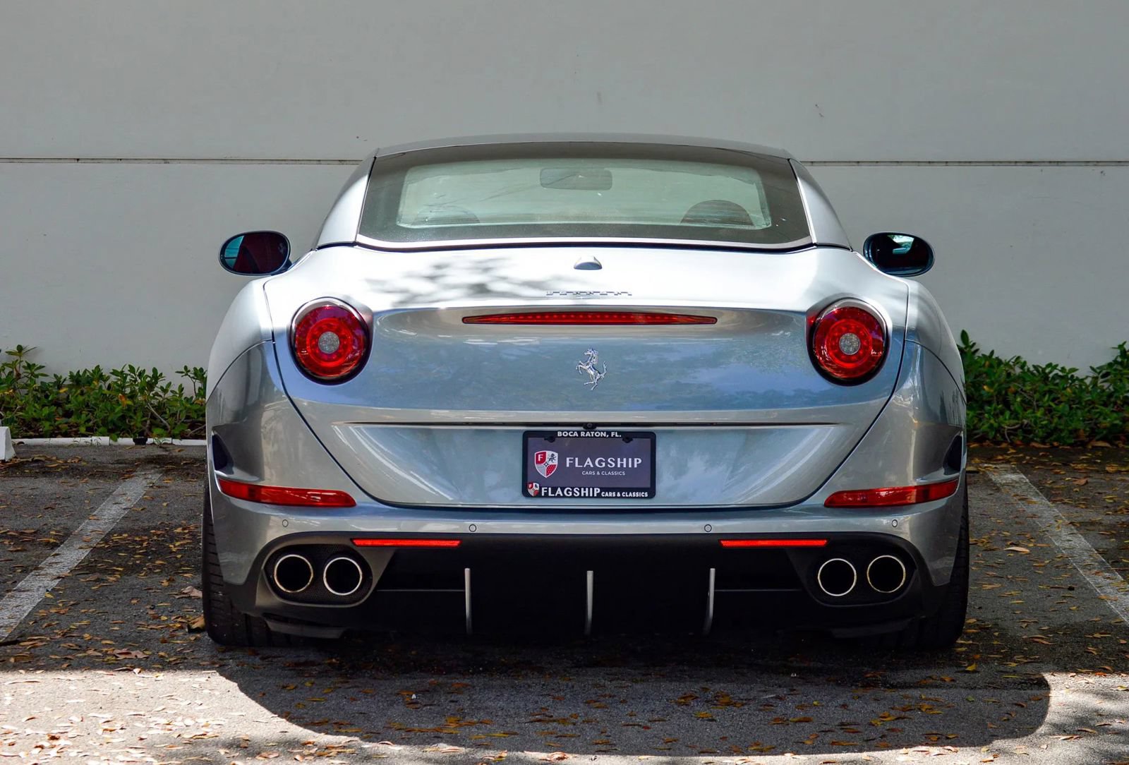 Used 2015 Ferrari California T RWD image 16