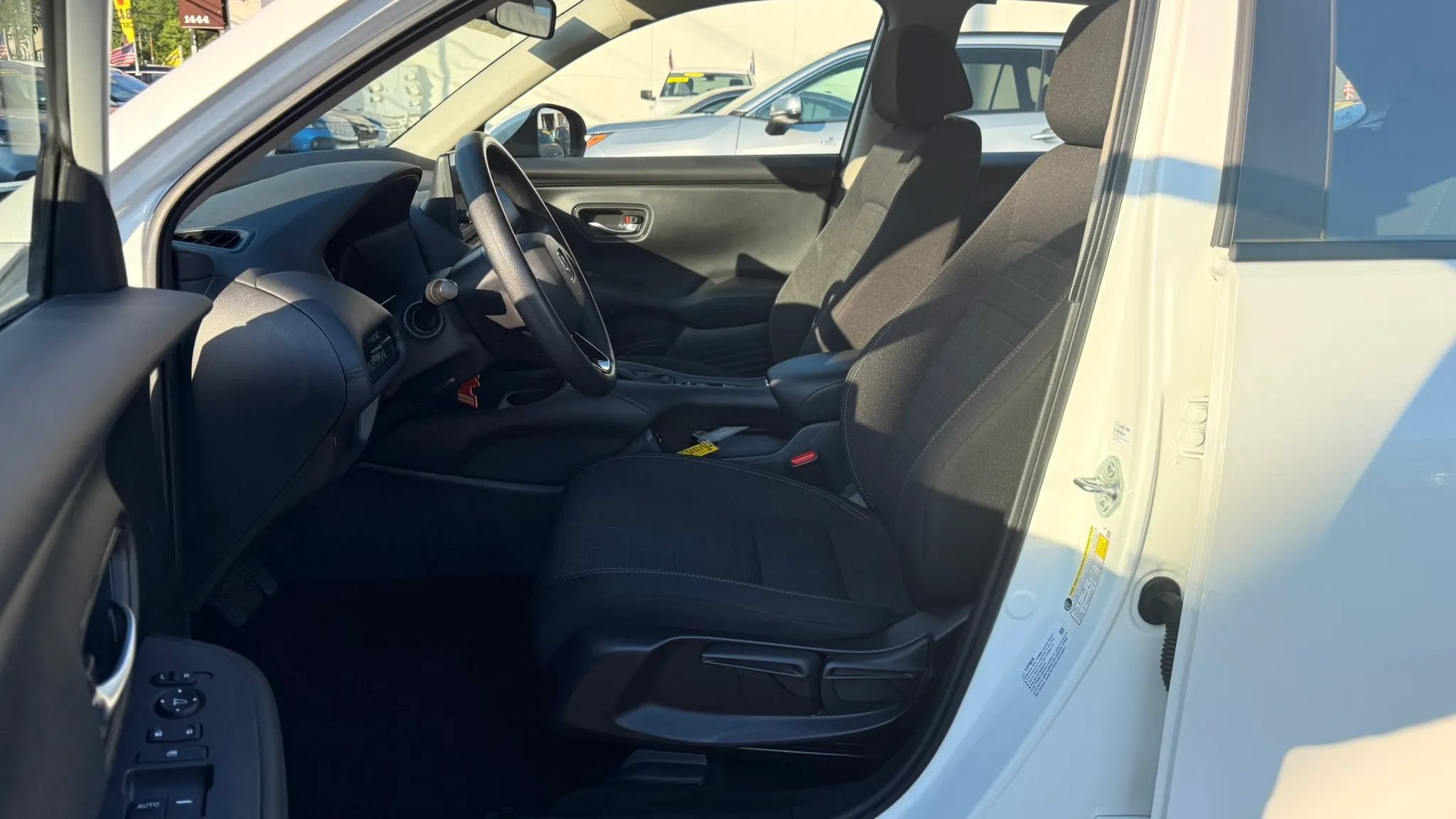 Used 2025 Honda HR-V LX image 12