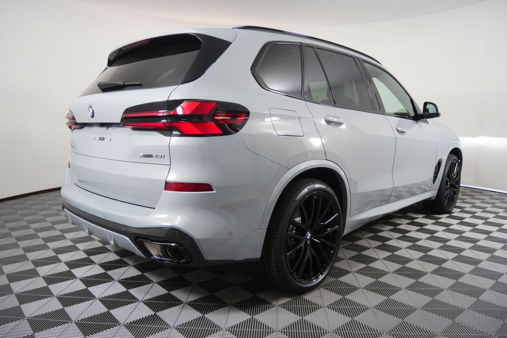 Certified 2026 BMW X5 xDrive40i w/ M Sport Package AWD/4WD image 5
