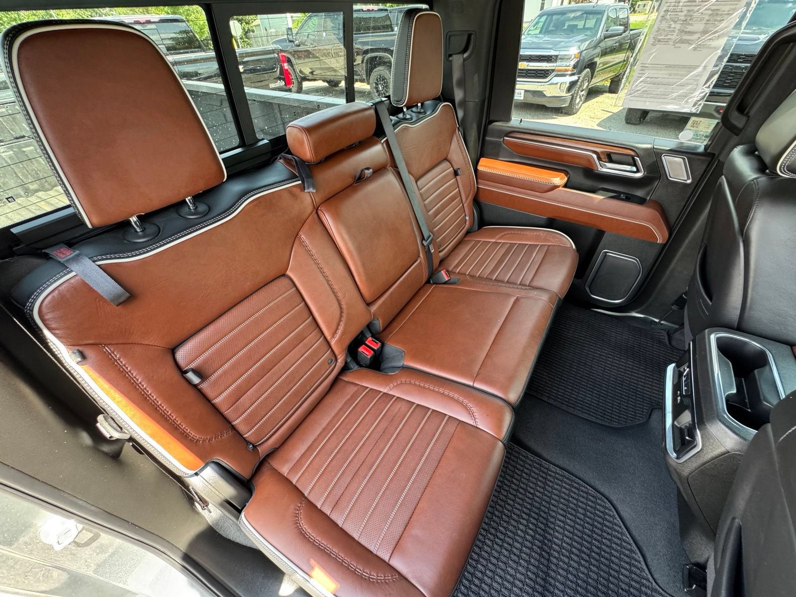 Used 2024 GMC Sierra 3500 Denali Ultimate AWD/4WD image 35